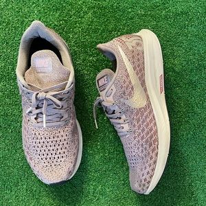 NIke Air Zoom Pegasus 35 Women Running Shoe Sz 9.5